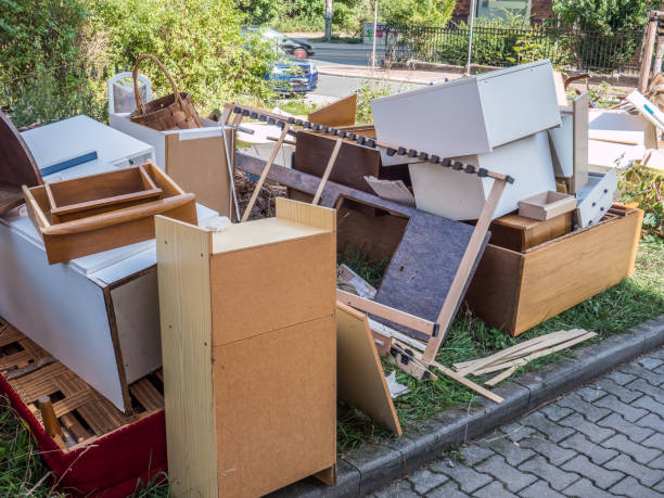Best Yard Waste Removal  in Burton, MI
